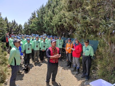 平和村排灣族孔長老主持成年禮儀式( 第二天在大武祠)
